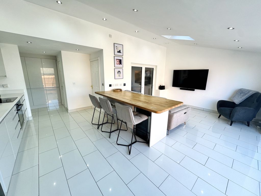 Property photo 2 of 23 Img_0878