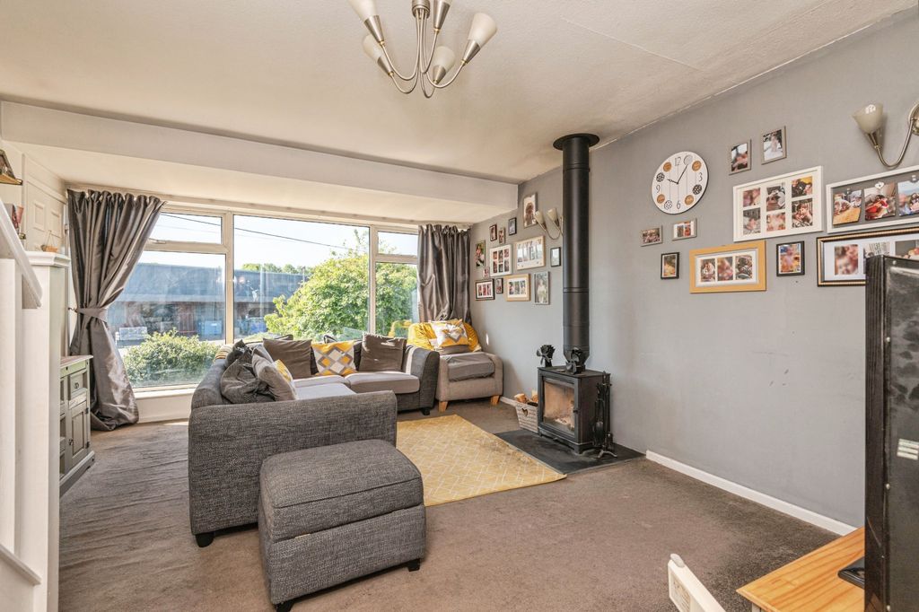 Property photo 3 of 15