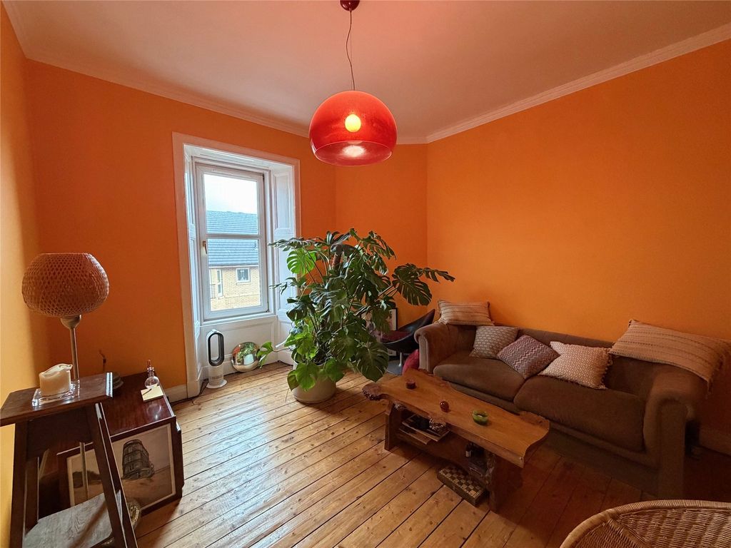 Property photo 2 of 10 Living Room