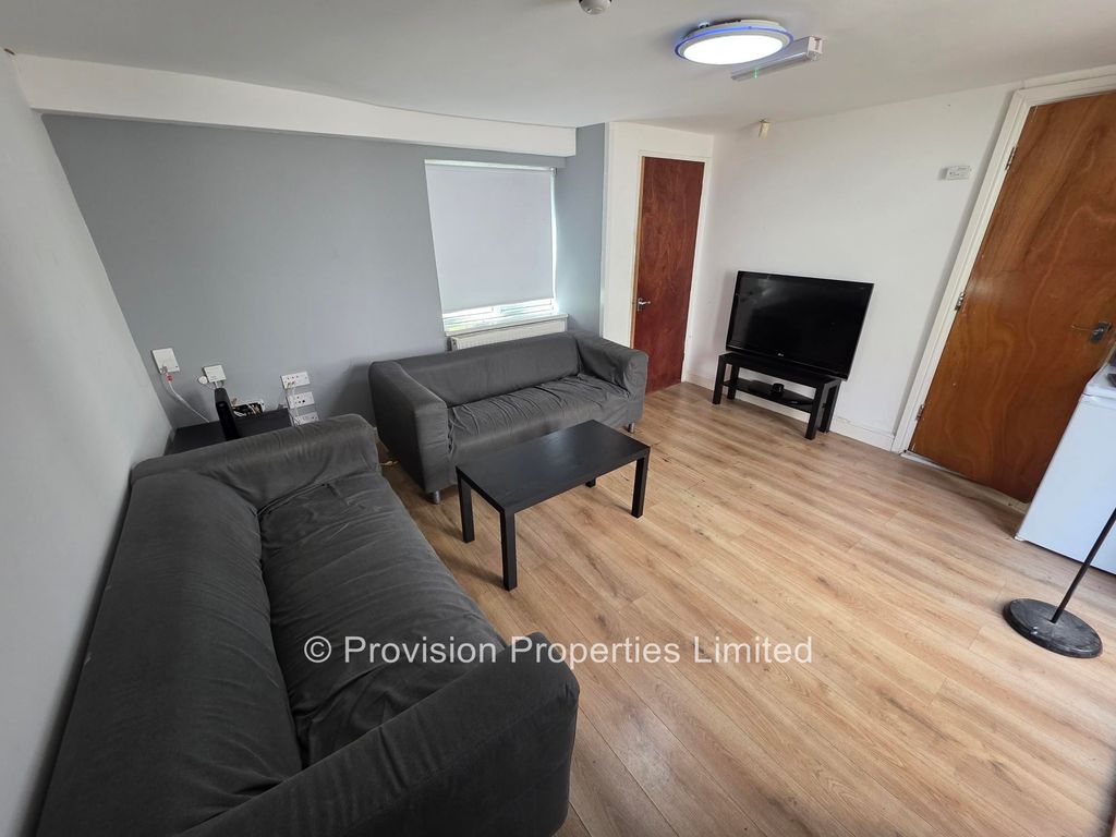 Property photo 2 of 11 Photo