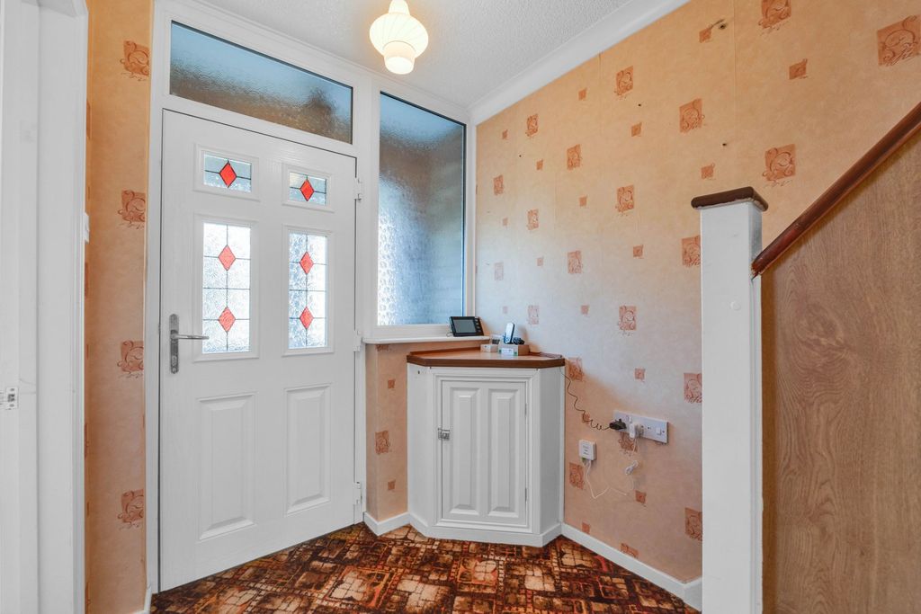 Property photo 2 of 21