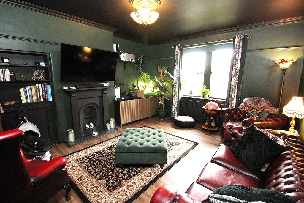 Property photo 2 of 12