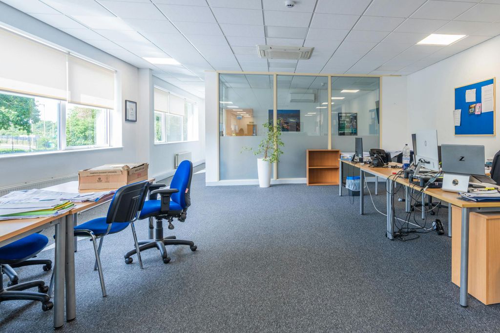 Property photo 3 of 5 Unit-1-Westerngate-Ind.-Est.,-Swindon-8.Jpg