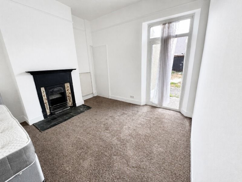 Property photo 3 of 10 Dining Room