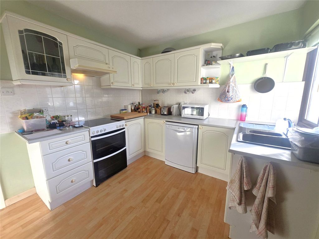 Property photo 3 of 23 Picture No. 32