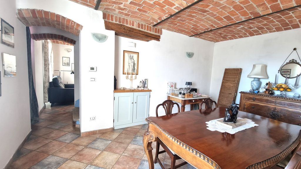 Property photo 3 of 37