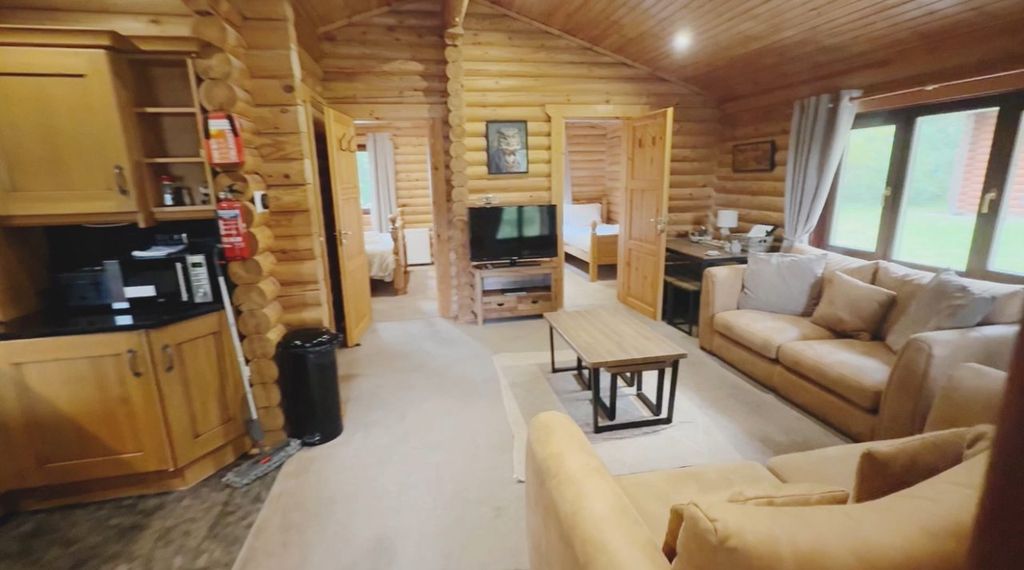 Property photo 2 of 7 Bespoke Log Cabin Retreat Living