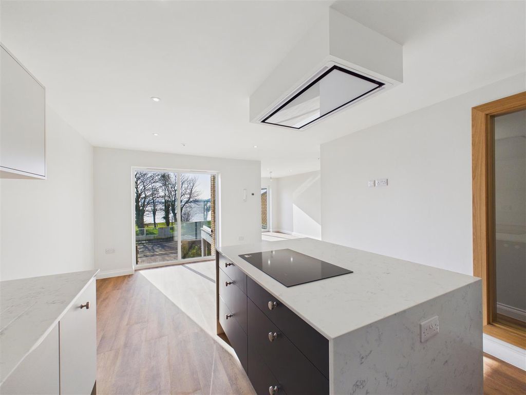 Property photo 3 of 30