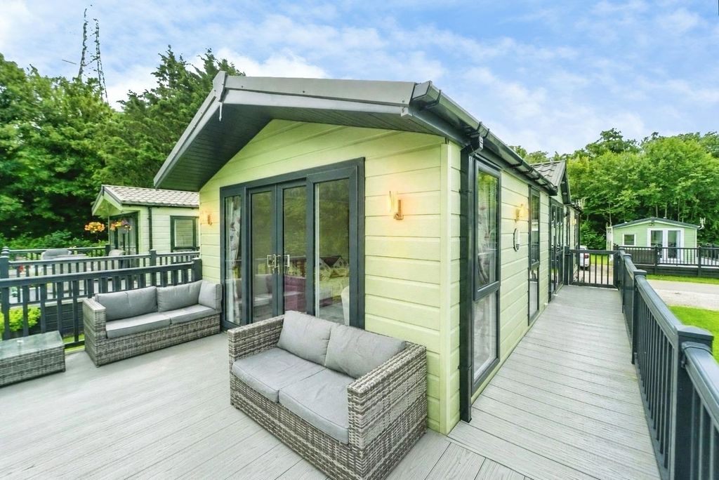 Property photo 1 of 20 Pbox-Img.Jpg