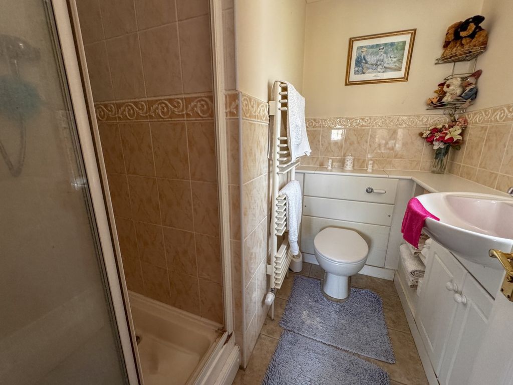 Property photo 2 of 21