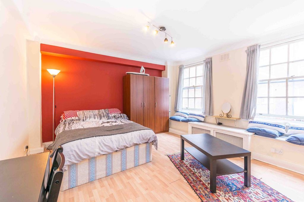 Property photo 1 of 5