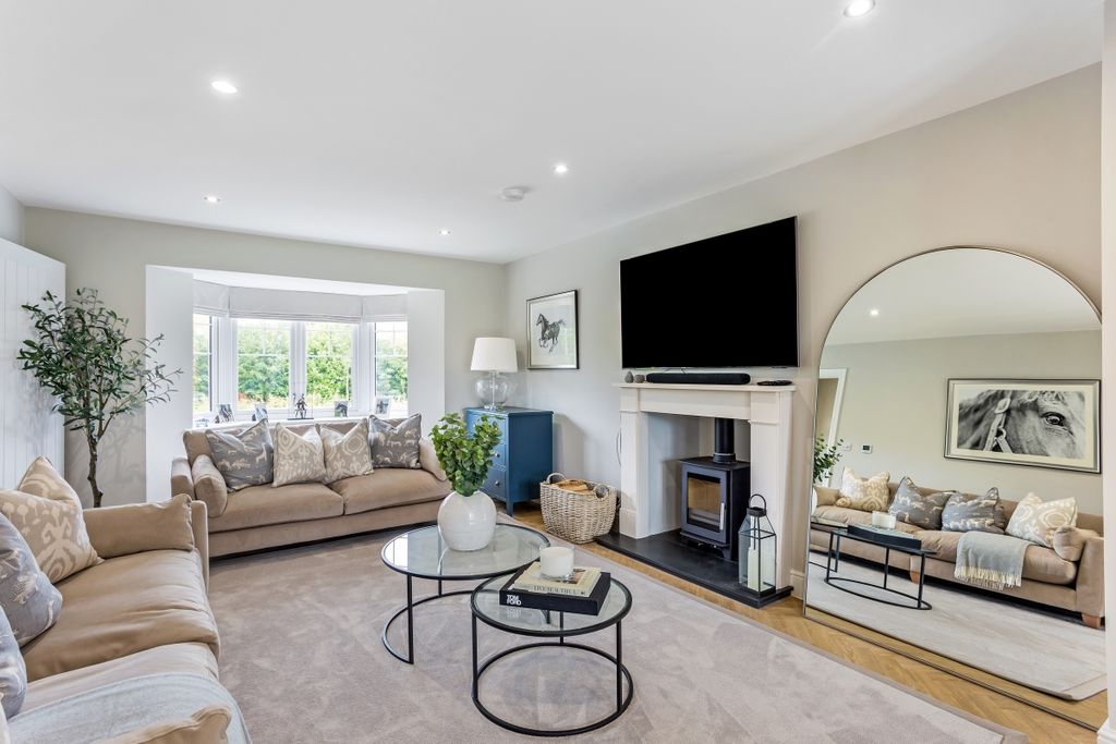 Property photo 3 of 15 Mayfield Cottage ...