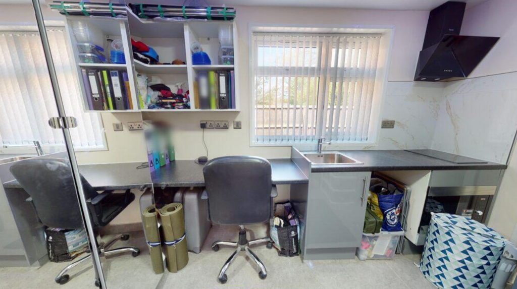 Property photo 2 of 5
