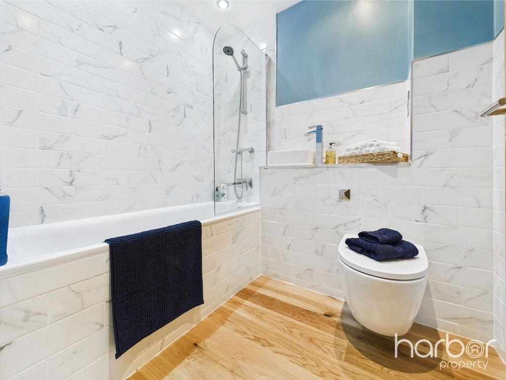 Property photo 3 of 20 4048378
