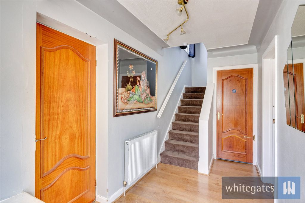 Property photo 3 of 23 Picture No. 17