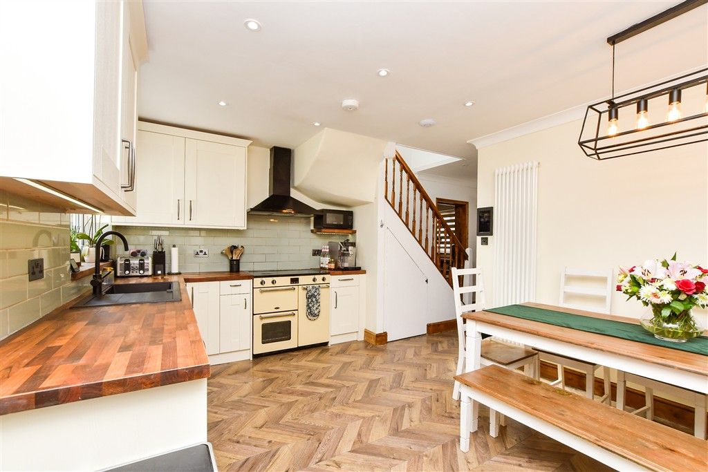 Property photo 3 of 14 Kitchen/Breakfast Area