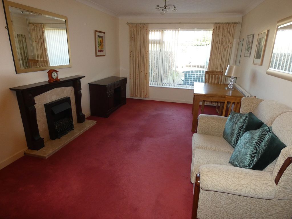 Property photo 2 of 14 Lounge