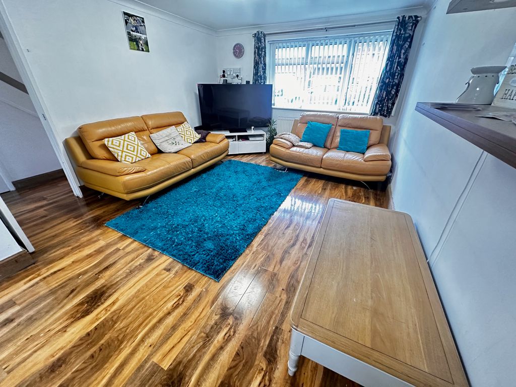 Property photo 3 of 19 Image