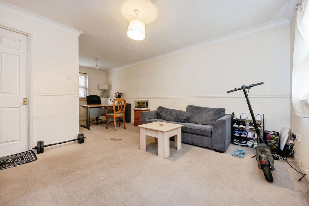 Property photo 3 of 17 Photo