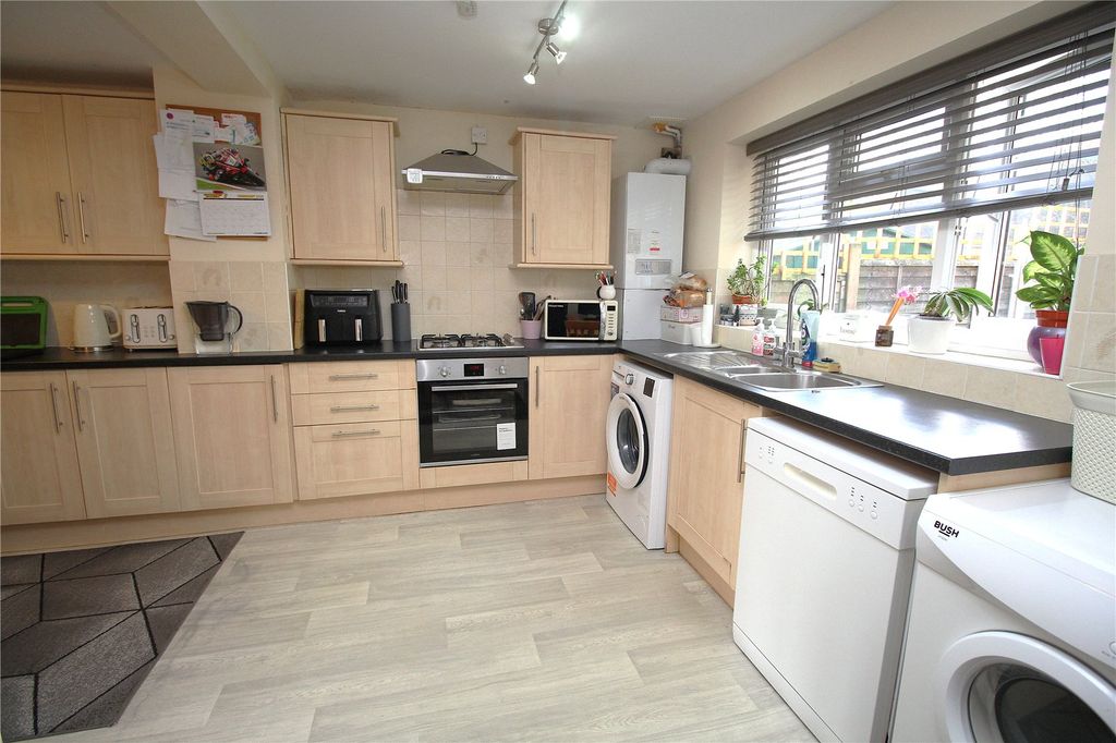 Property photo 2 of 11 Picture No. 16