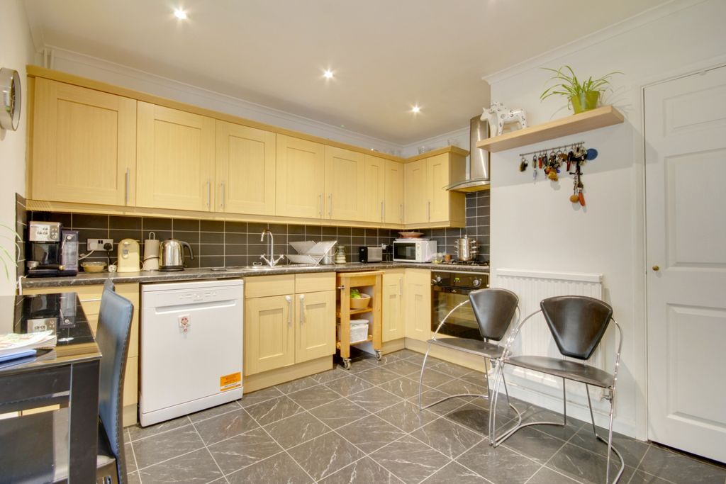 Property photo 2 of 15 Img_0308-Img_0310