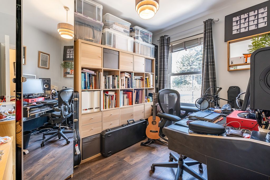 Property photo 3 of 18