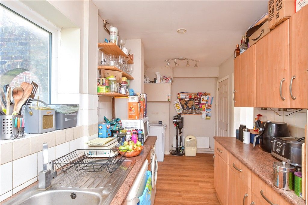 Property photo 2 of 11 Kitchen