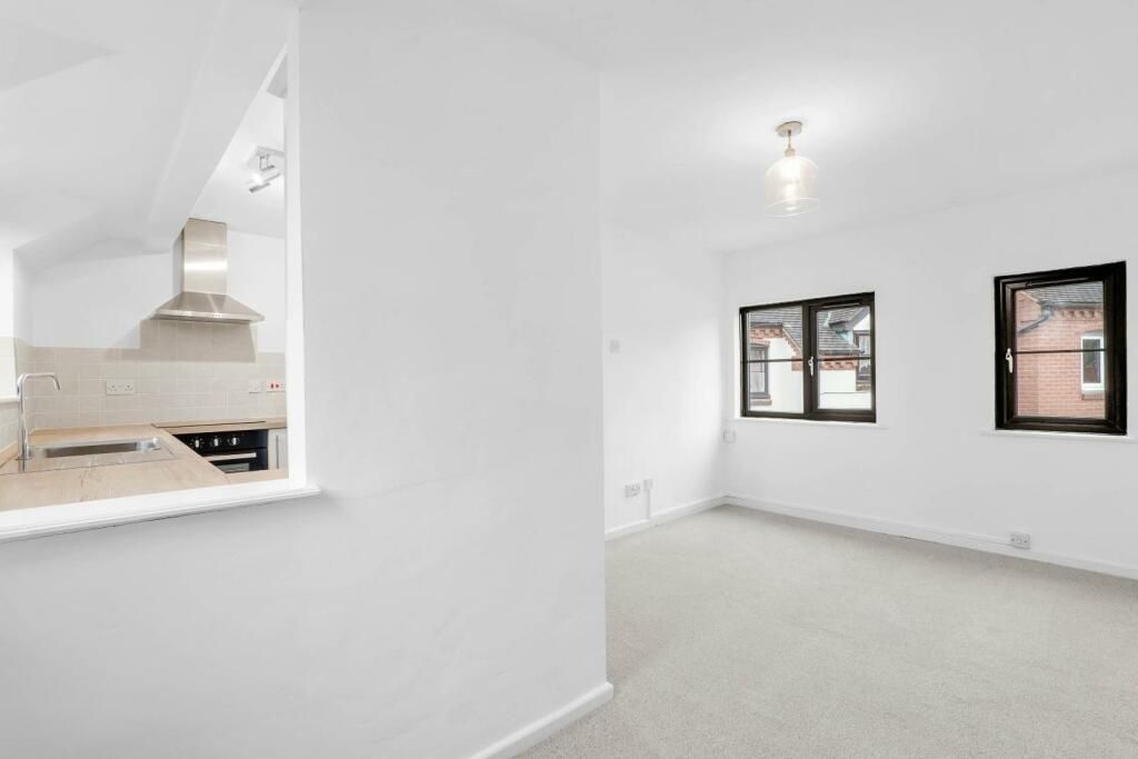 Property photo 3 of 8 Photograph 3