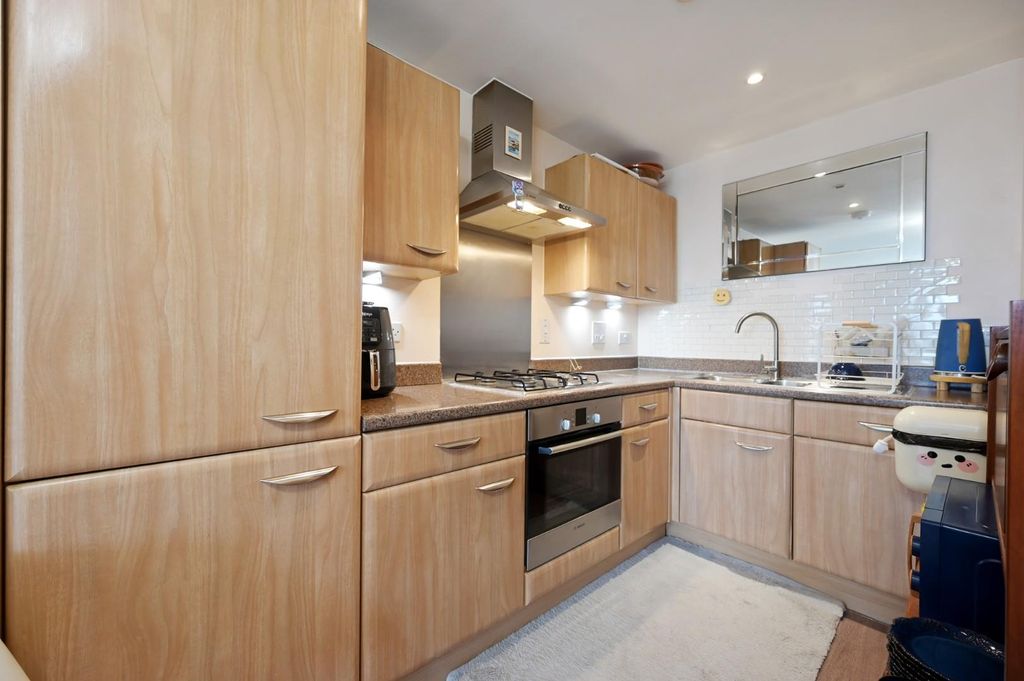 Property photo 2 of 9