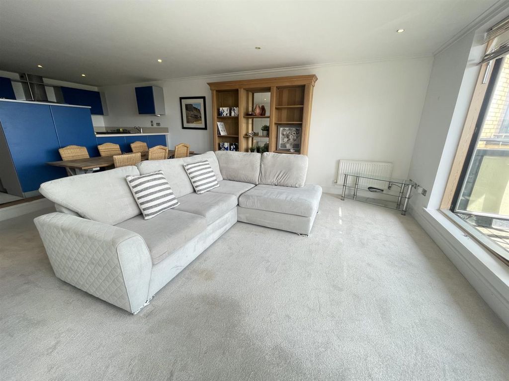 Property photo 2 of 20 B7B756Ca-d970-41c0-8946-208048563Cb4.Jpg