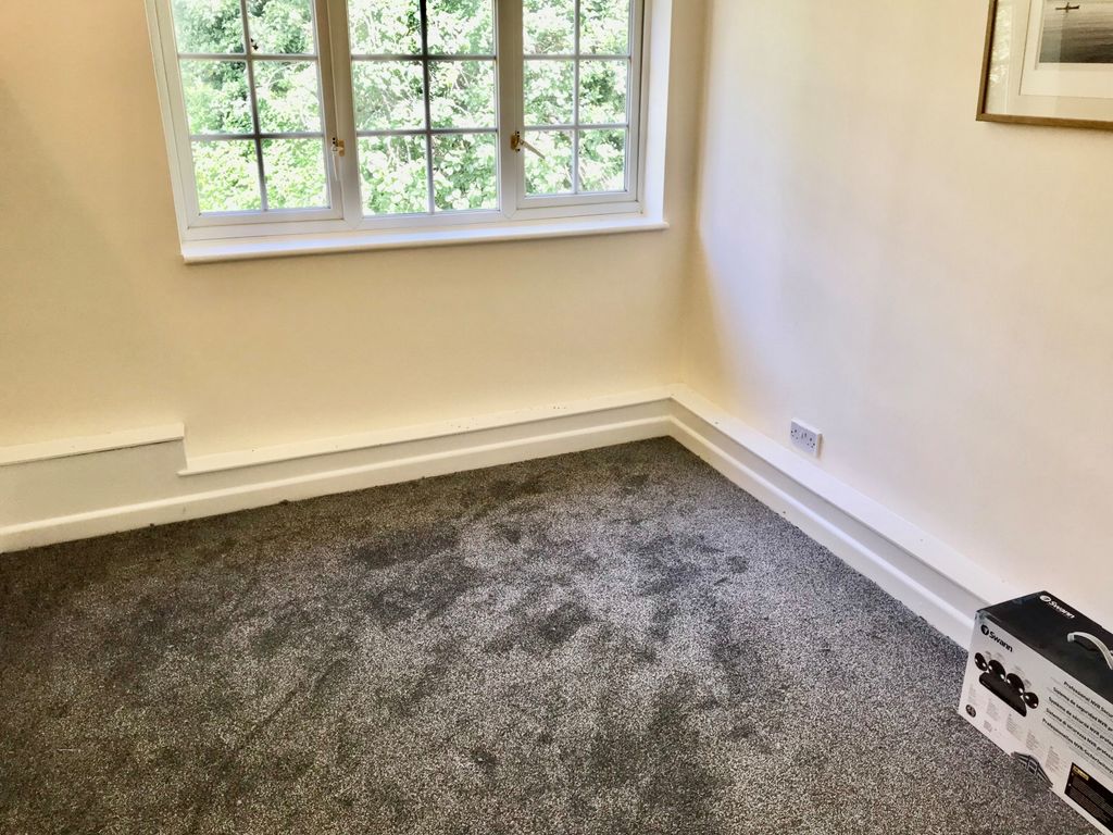 Property photo 3 of 8 Photo 3