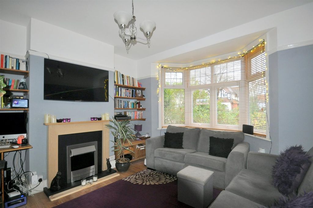 Property photo 3 of 14 Sitting Room