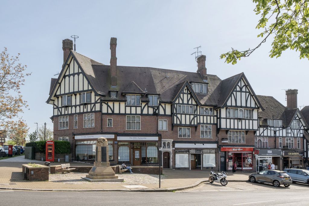 Property photo 1 of 13 1440397-20-69d66F...