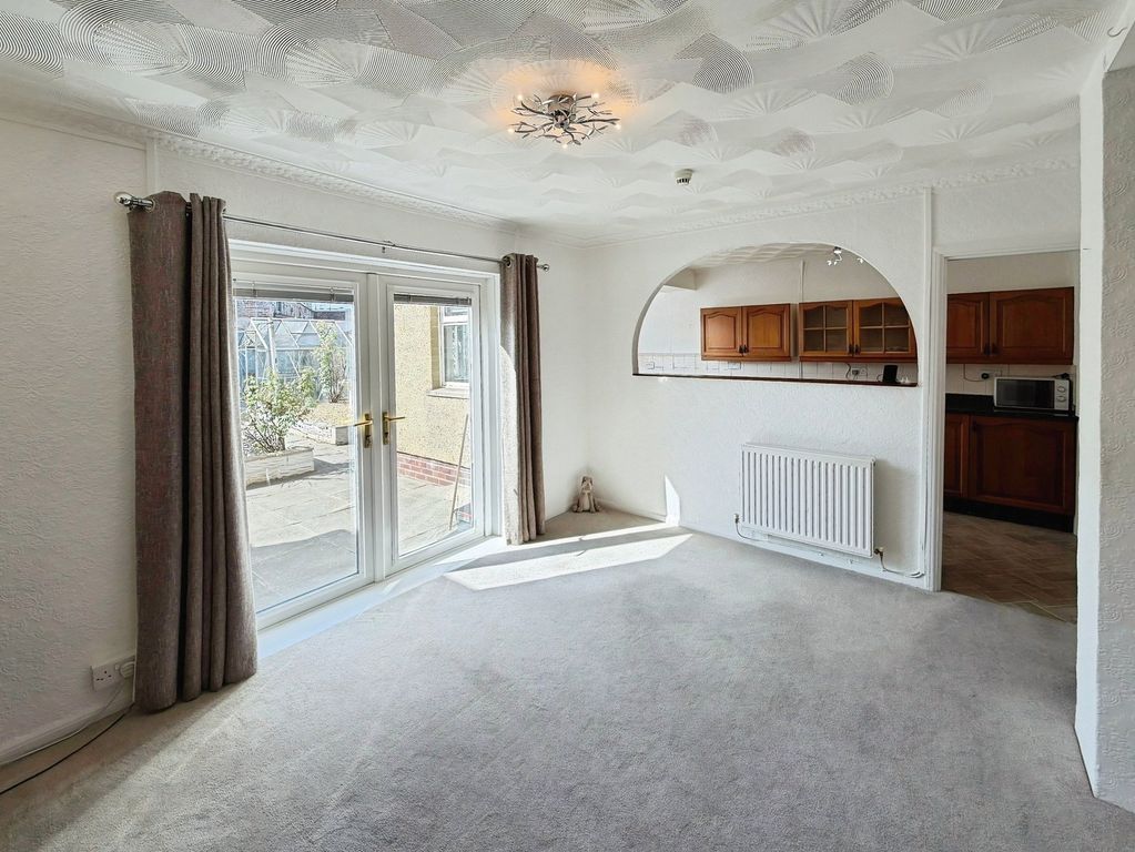 Property photo 3 of 25