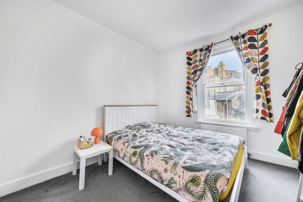 Property photo 3 of 17 1410716-17-699455...