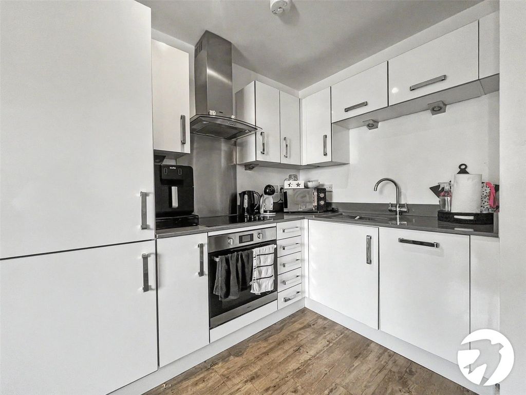 Property photo 2 of 9 Picture No. 16