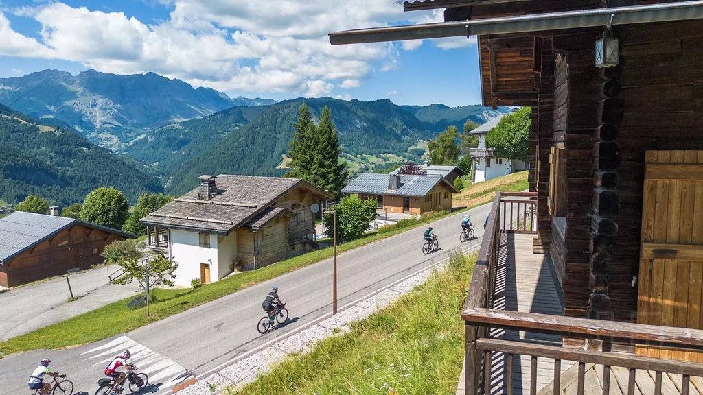 Property photo 3 of 27