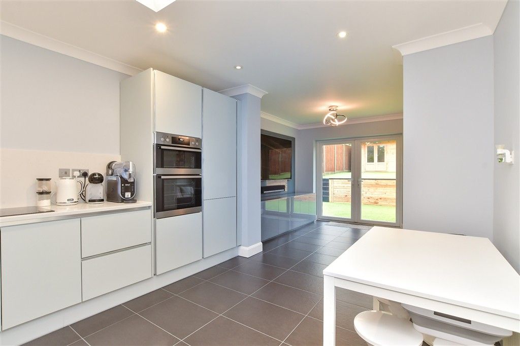 Property photo 2 of 17 Kitchen/ Dining Area