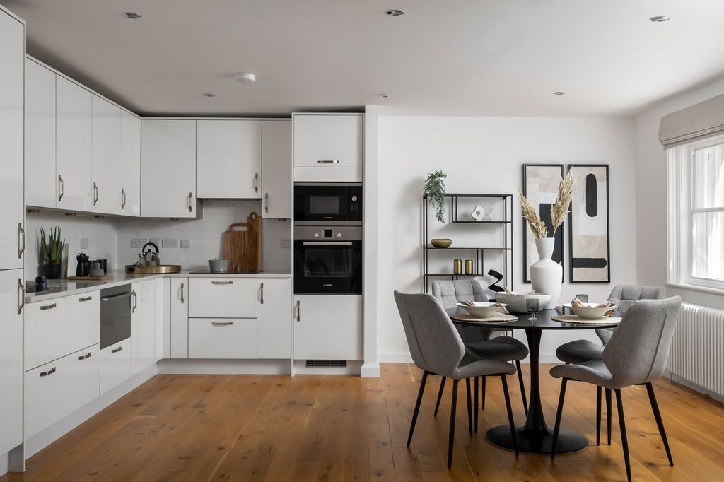 Property photo 3 of 10 Kitchen/Dining