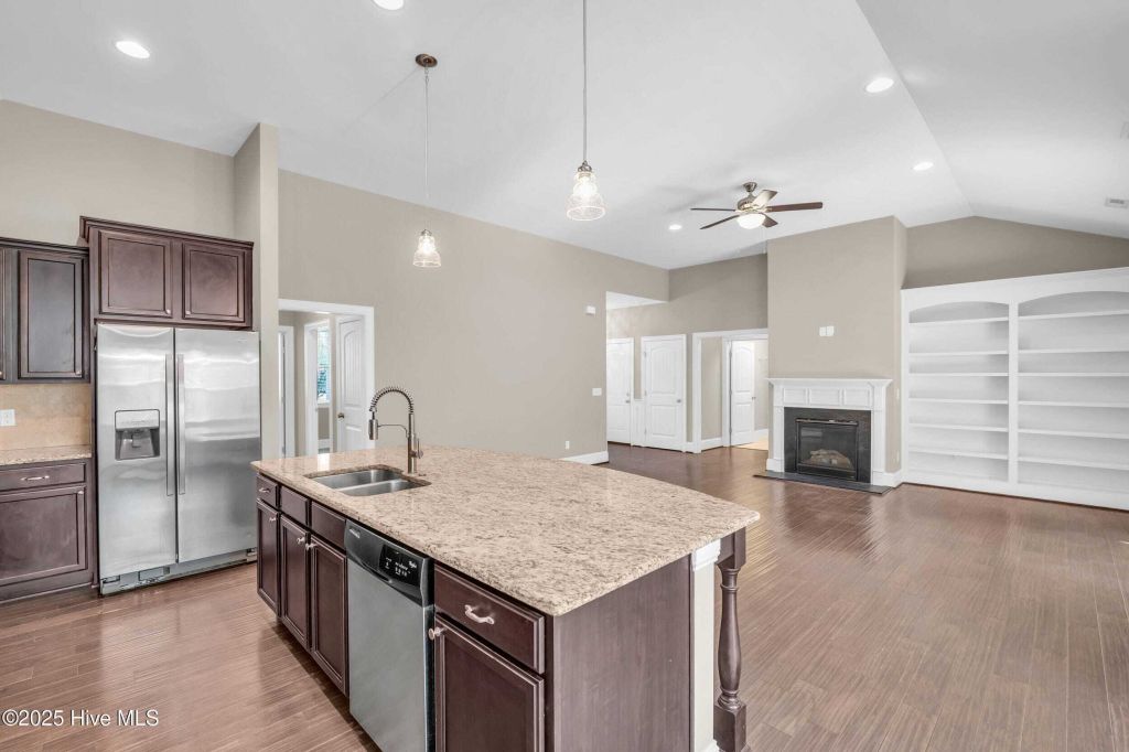 Property photo 3 of 20 <Alttext/>