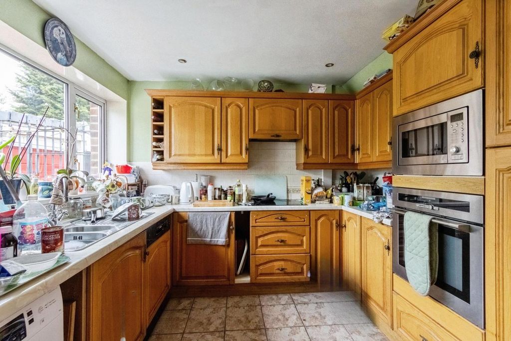 Property photo 3 of 14 Pbox-Img.Jpg