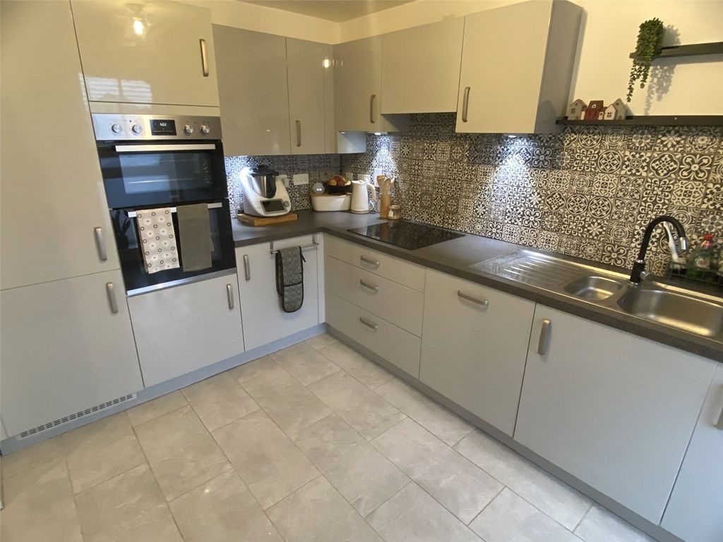 Property photo 3 of 19 Picture No. 05