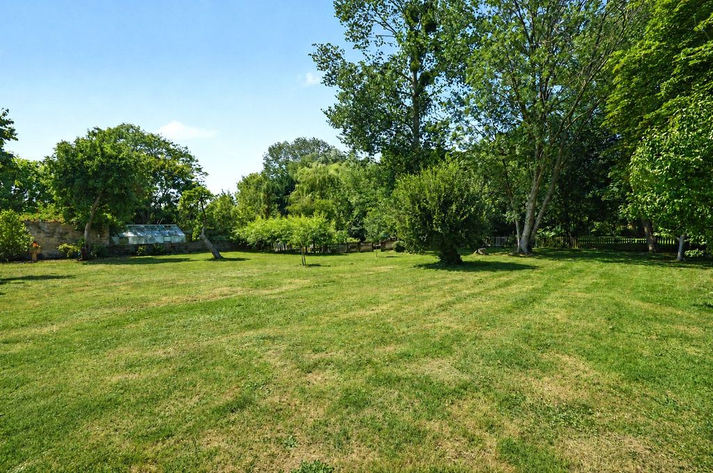 Property photo 3 of 40 Garden