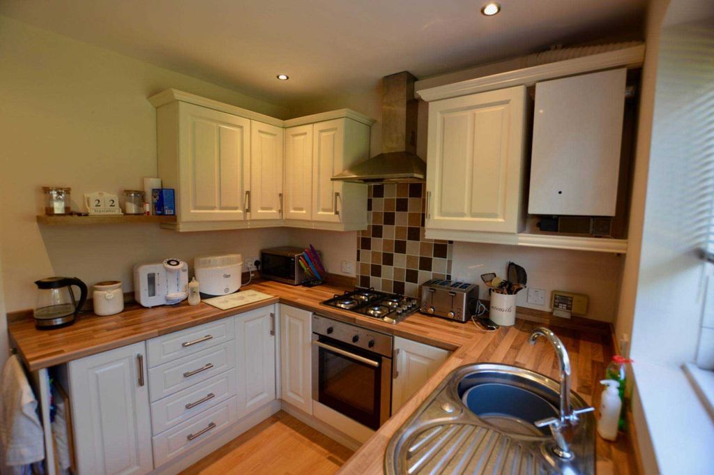 Property photo 3 of 15