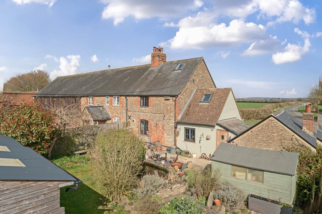 Property photo 1 of 25 External View