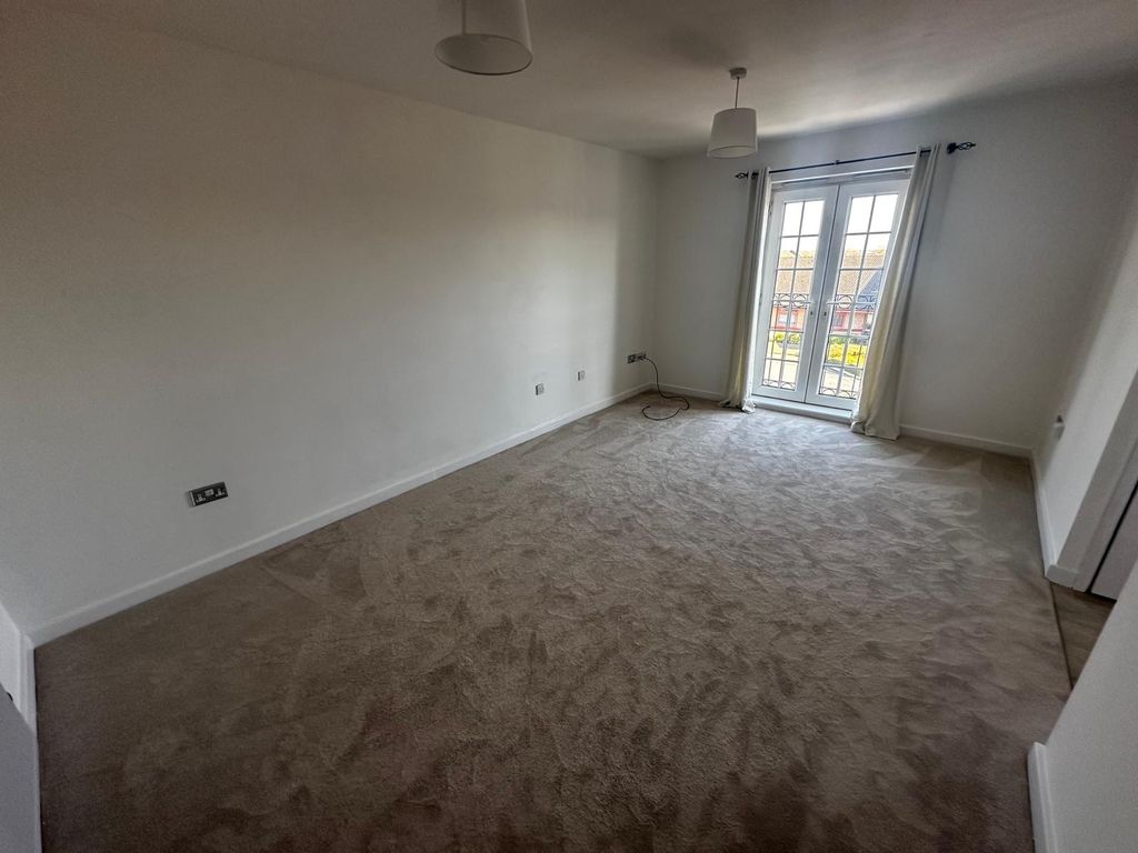 Property photo 2 of 7 Living Room
