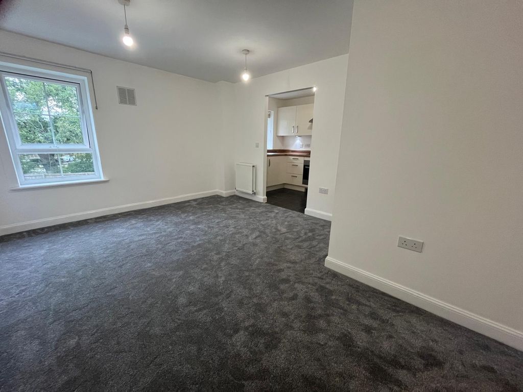 Property photo 3 of 10 Image