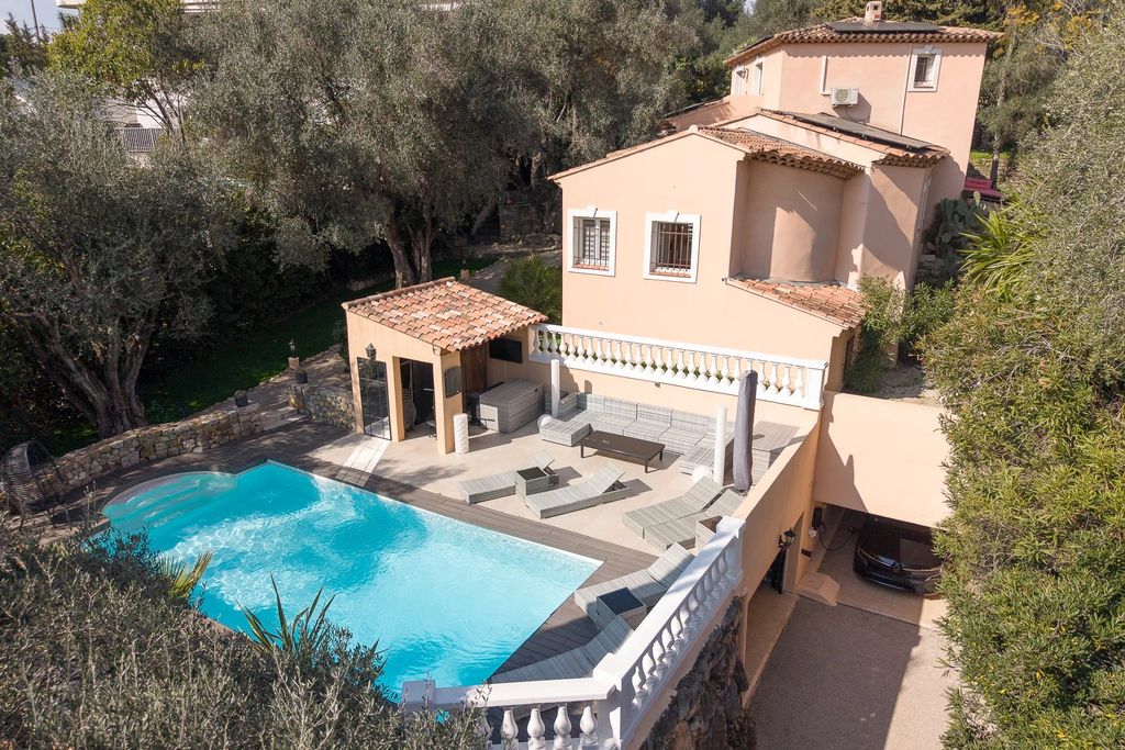 Property photo 1 of 9