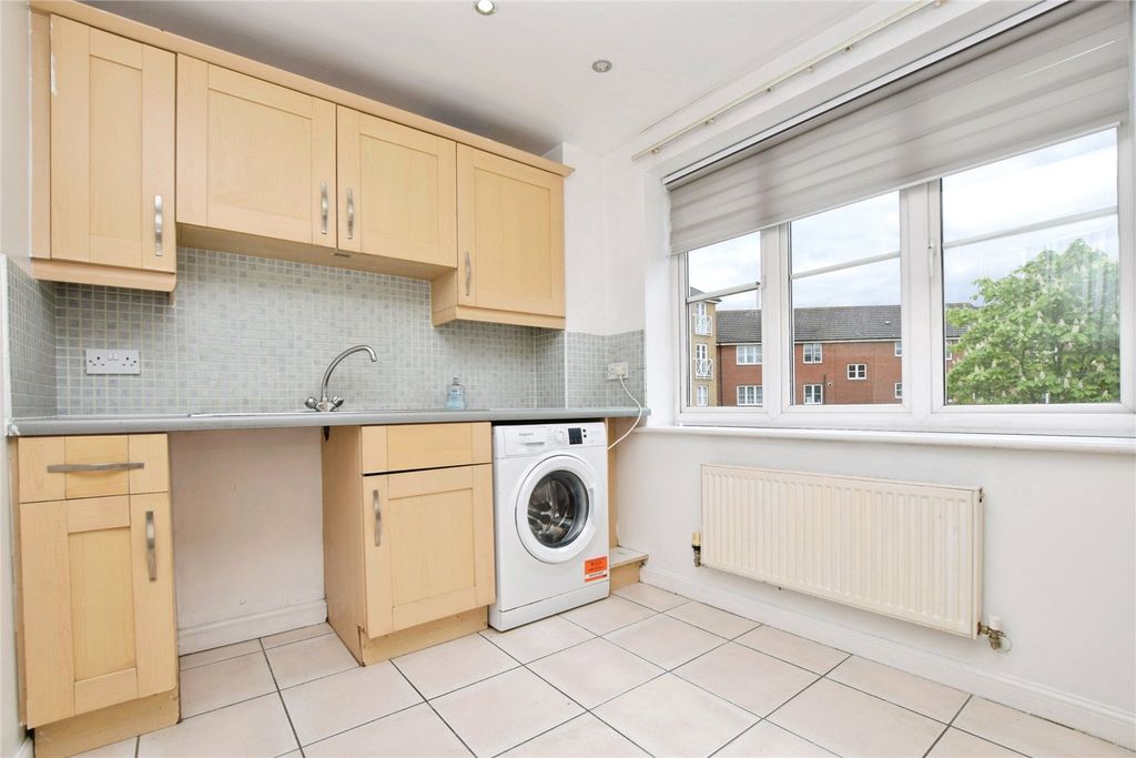 Property photo 2 of 7 Picture No. 12