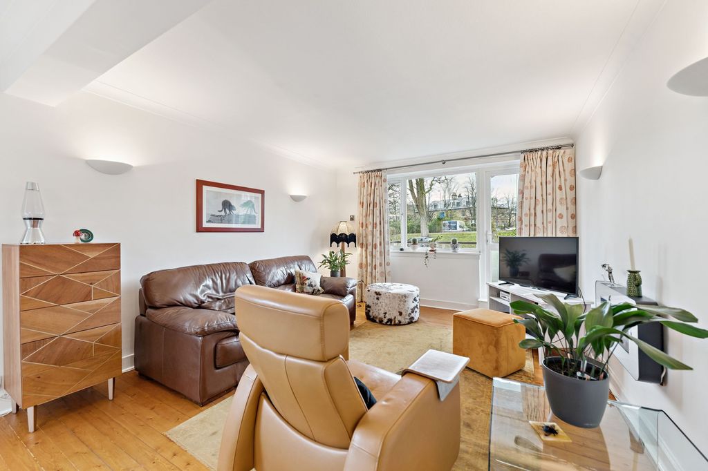 Property photo 3 of 24